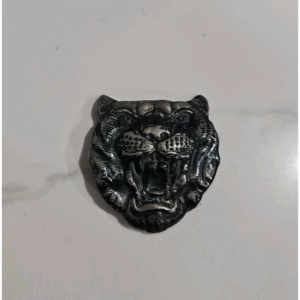 1998-2003 OEM Jaguar XJ Xj8 XJR Vanden Plas Radiator Grille Badge Growler Emblem